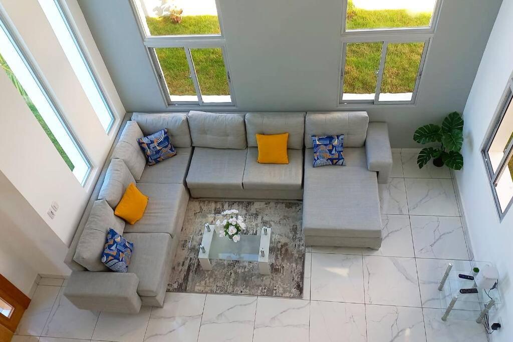 5 Star Villa Minutes From Airport And Beaches โซซูอา ภายนอก รูปภาพ