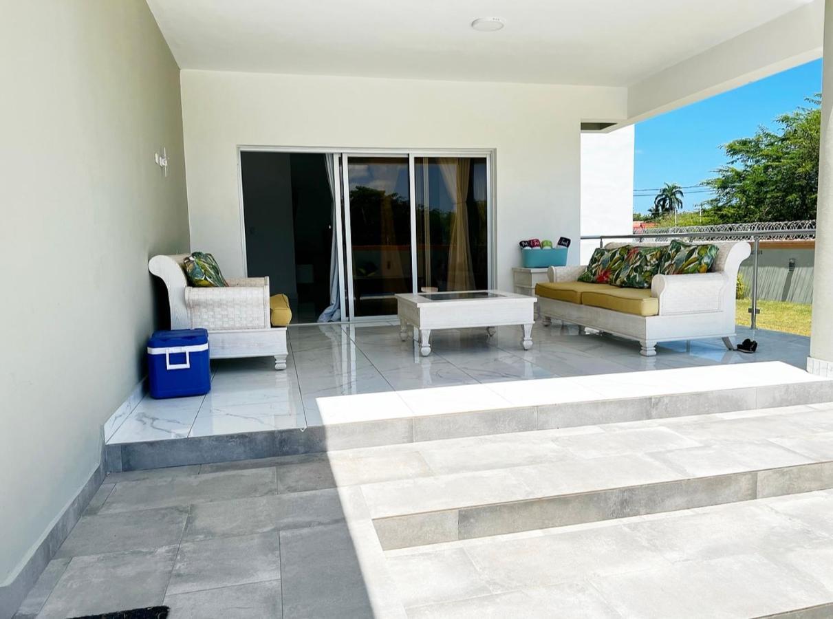 5 Star Villa Minutes From Airport And Beaches โซซูอา ภายนอก รูปภาพ