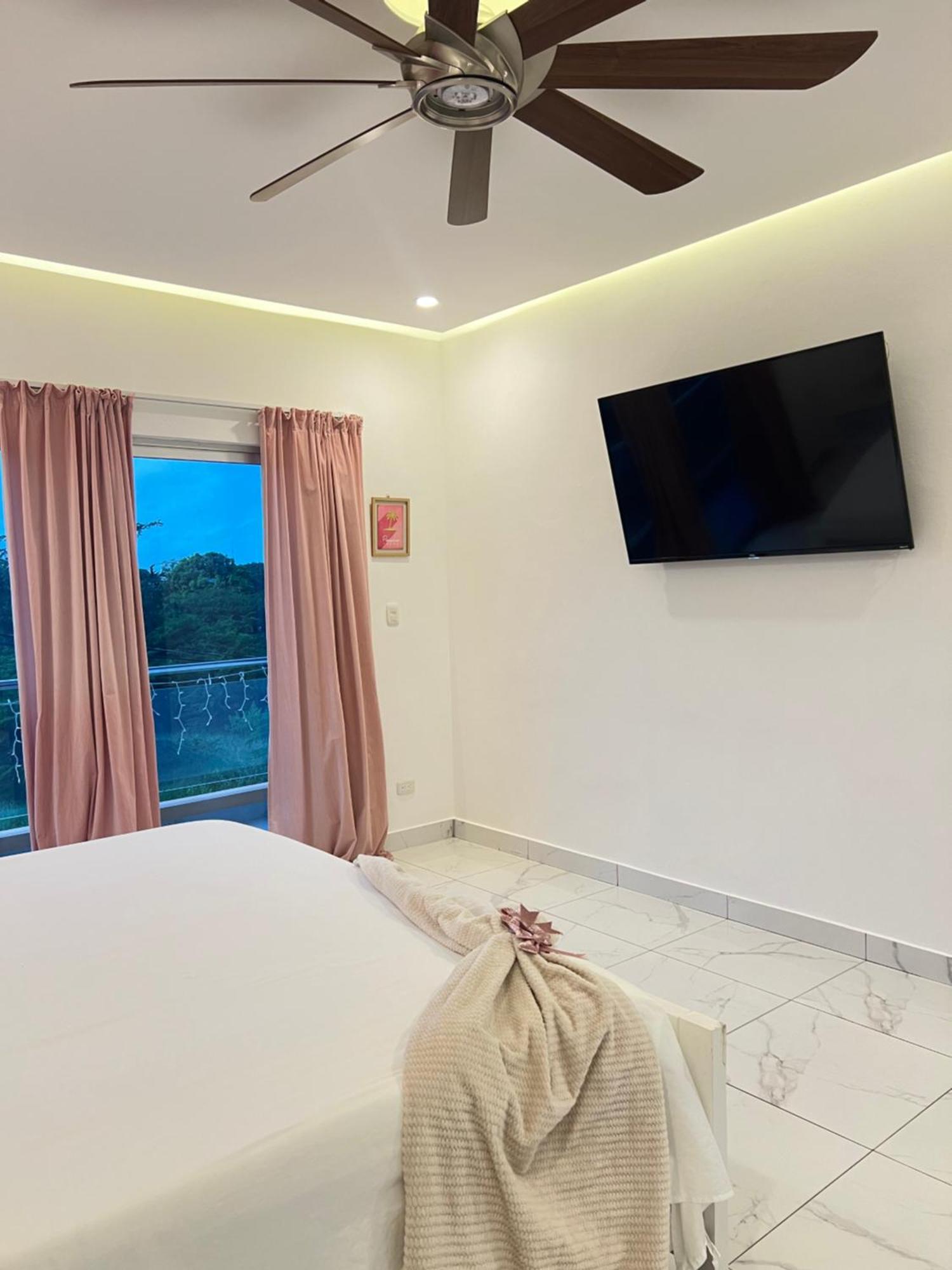 5 Star Villa Minutes From Airport And Beaches โซซูอา ภายนอก รูปภาพ